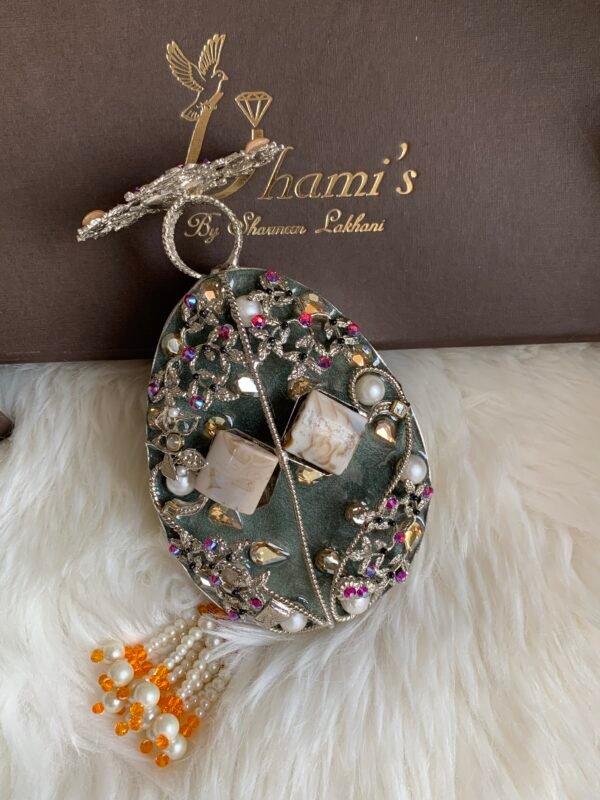 Clutch - Image 2