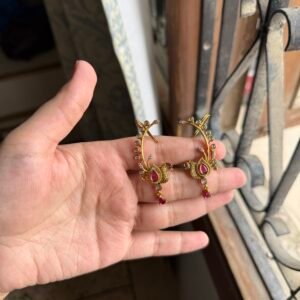 Ear cuff