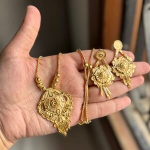 Gold look