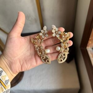 Ear cuff