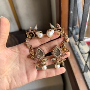 Ear cuff