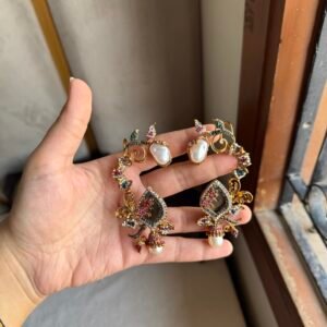 Ear cuff